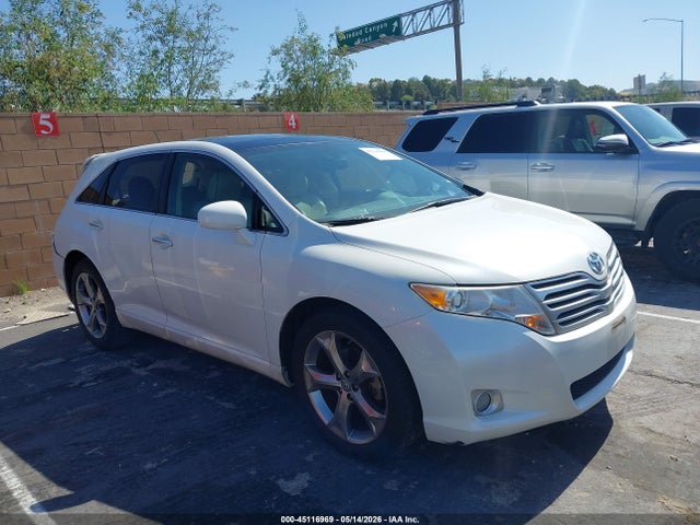 Salvage Toyota Venza Image