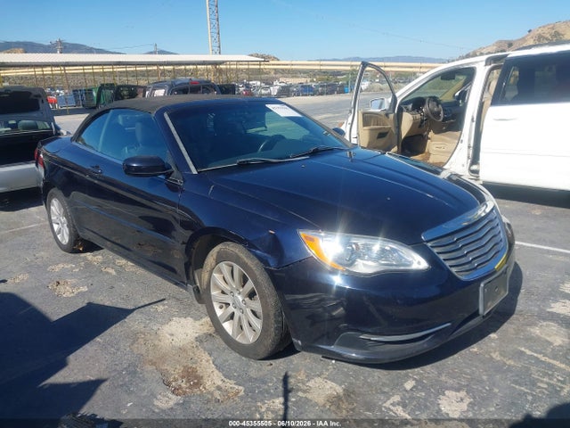 Salvage Chrysler 200 Image