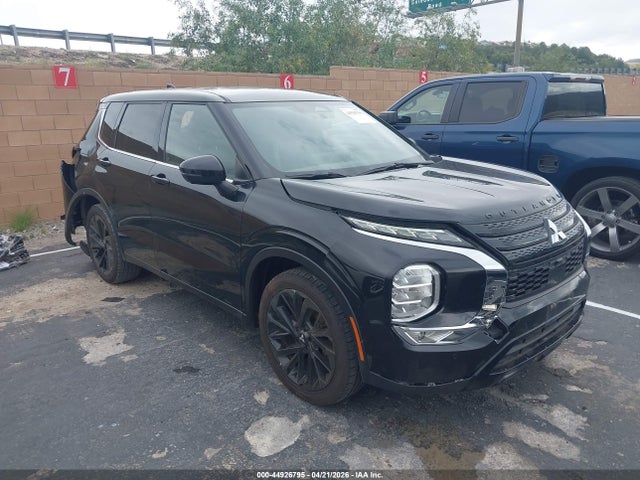 Salvage Mitsubishi Outlander Image