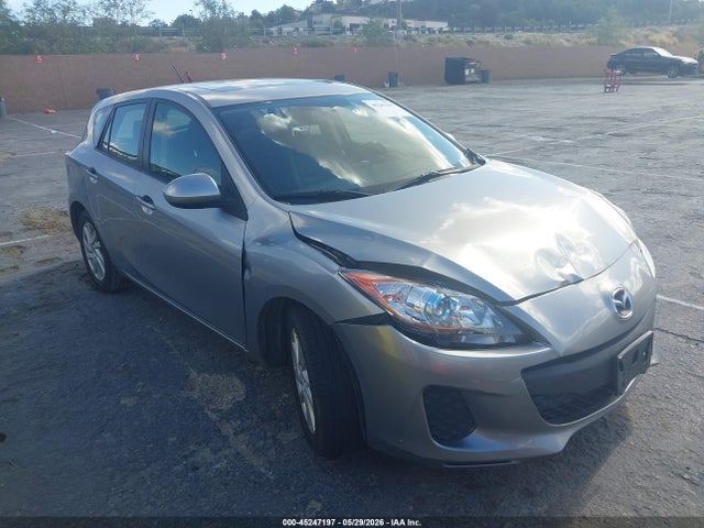Salvage Mazda Mazda3 Image