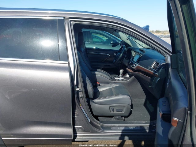 Toyota Highlander Limited Platinum V6