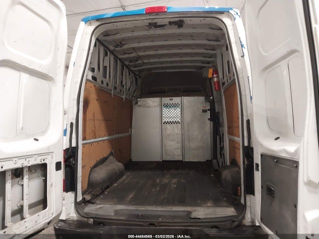 Nissan Nv Sv V8