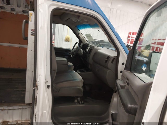 Nissan Nv Sv V8