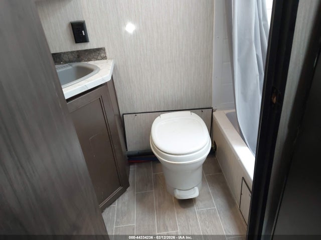 Forest River Grey Wolf 24