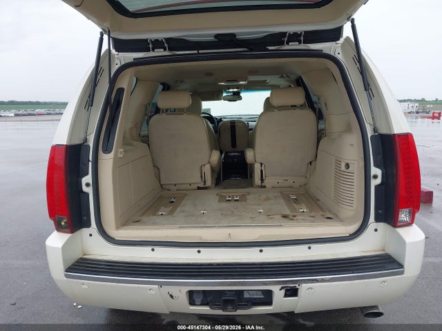 Cadillac Escalade Standard
