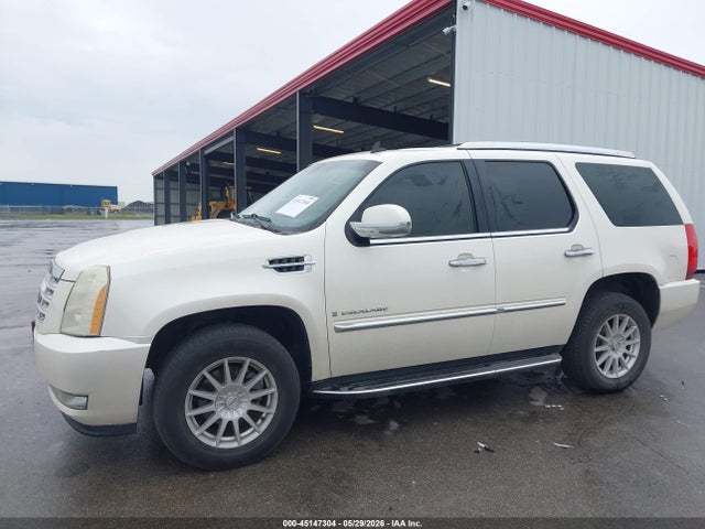 Cadillac Escalade Standard