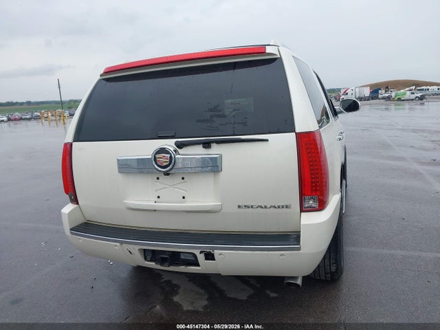 Cadillac Escalade Standard