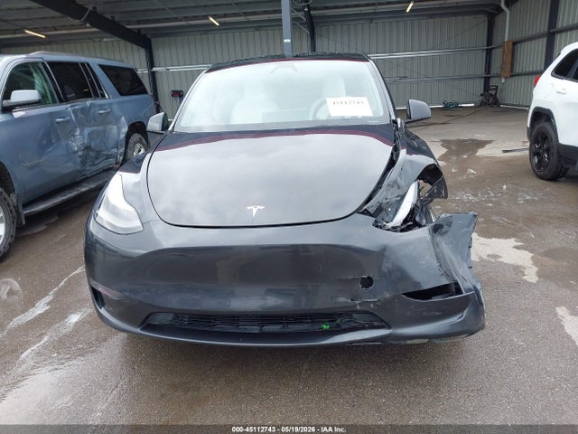 Tesla Model Y Long Range Dual Motor All-wheel Drive