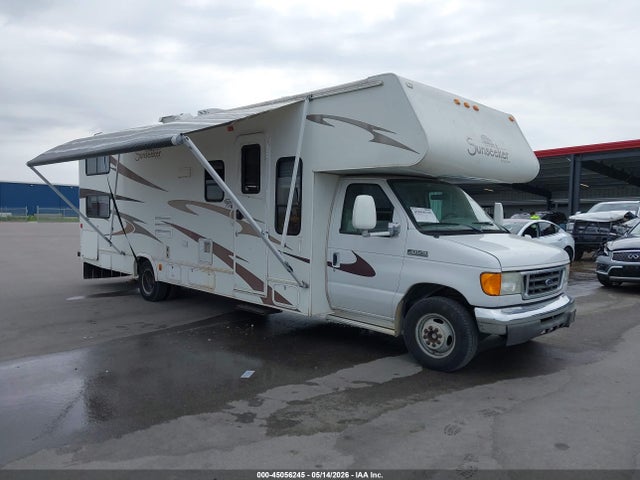 Salvage Ford E-450 Image
