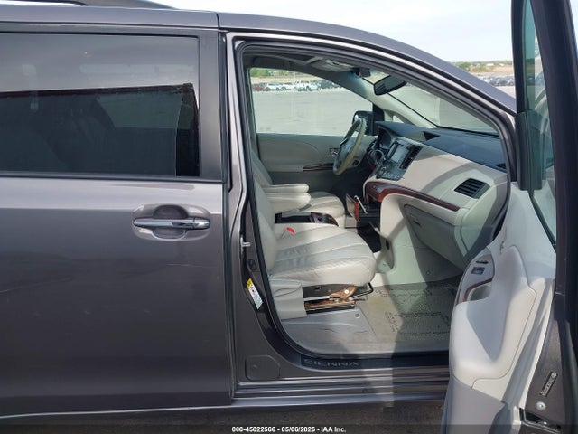 Toyota Sienna Xle V6