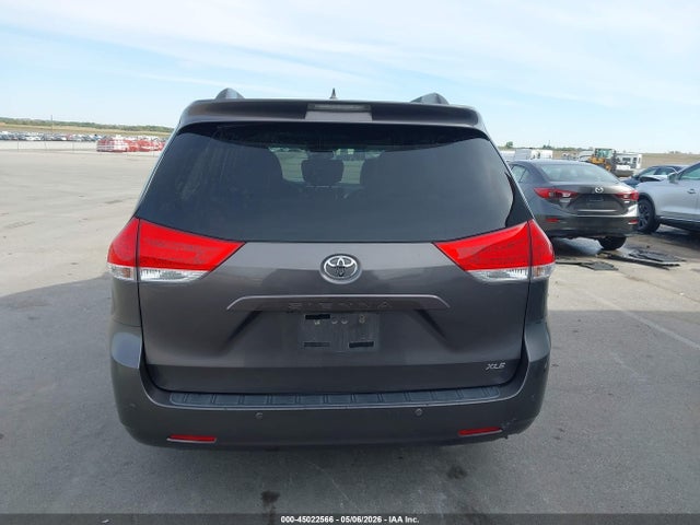 Toyota Sienna Xle V6