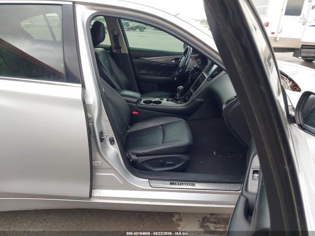 INFINITI Q50 Premium