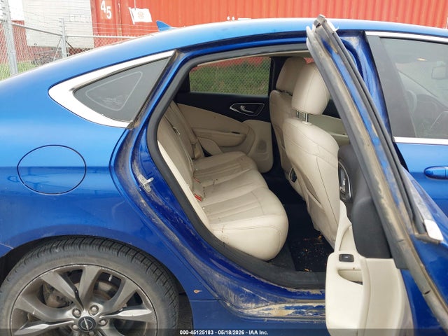 Chrysler 200 C