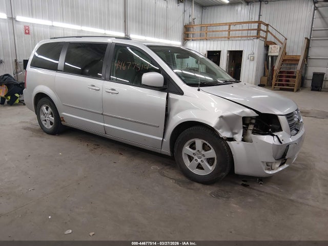 Salvage Dodge Grand Caravan Image