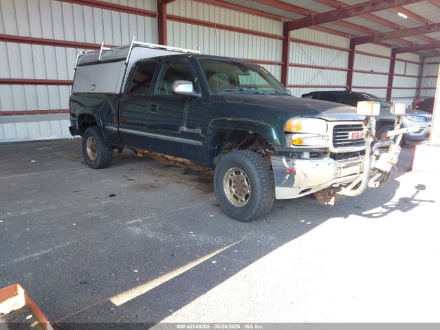 Salvage GMC Sierra 2500 Image