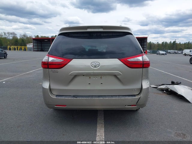 Toyota Sienna Le 8 Passenger