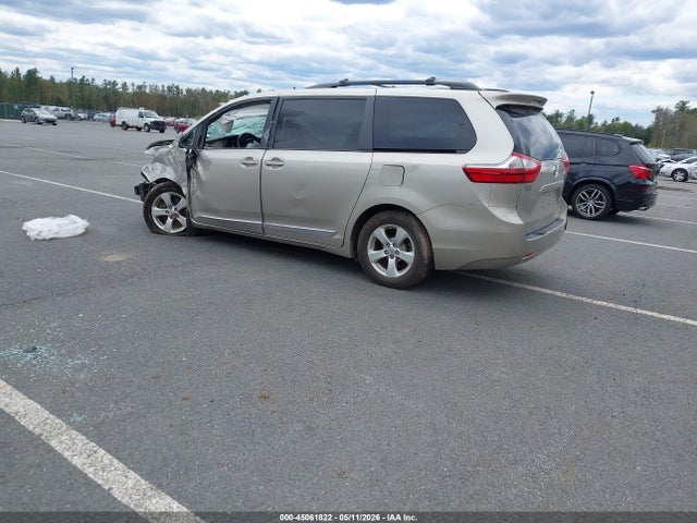 Toyota Sienna Le 8 Passenger