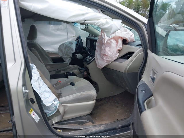 Toyota Sienna Le 8 Passenger