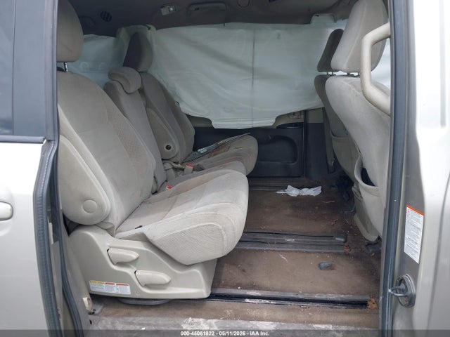 Toyota Sienna Le 8 Passenger