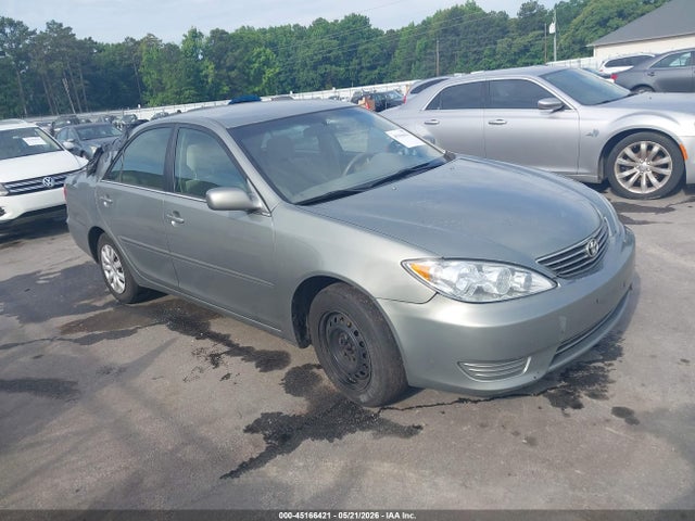 Salvage Toyota Camry Image