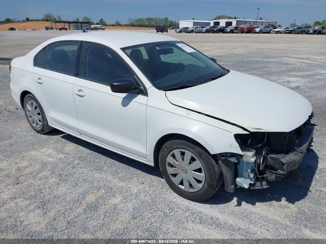 Salvage Volkswagen Jetta Image