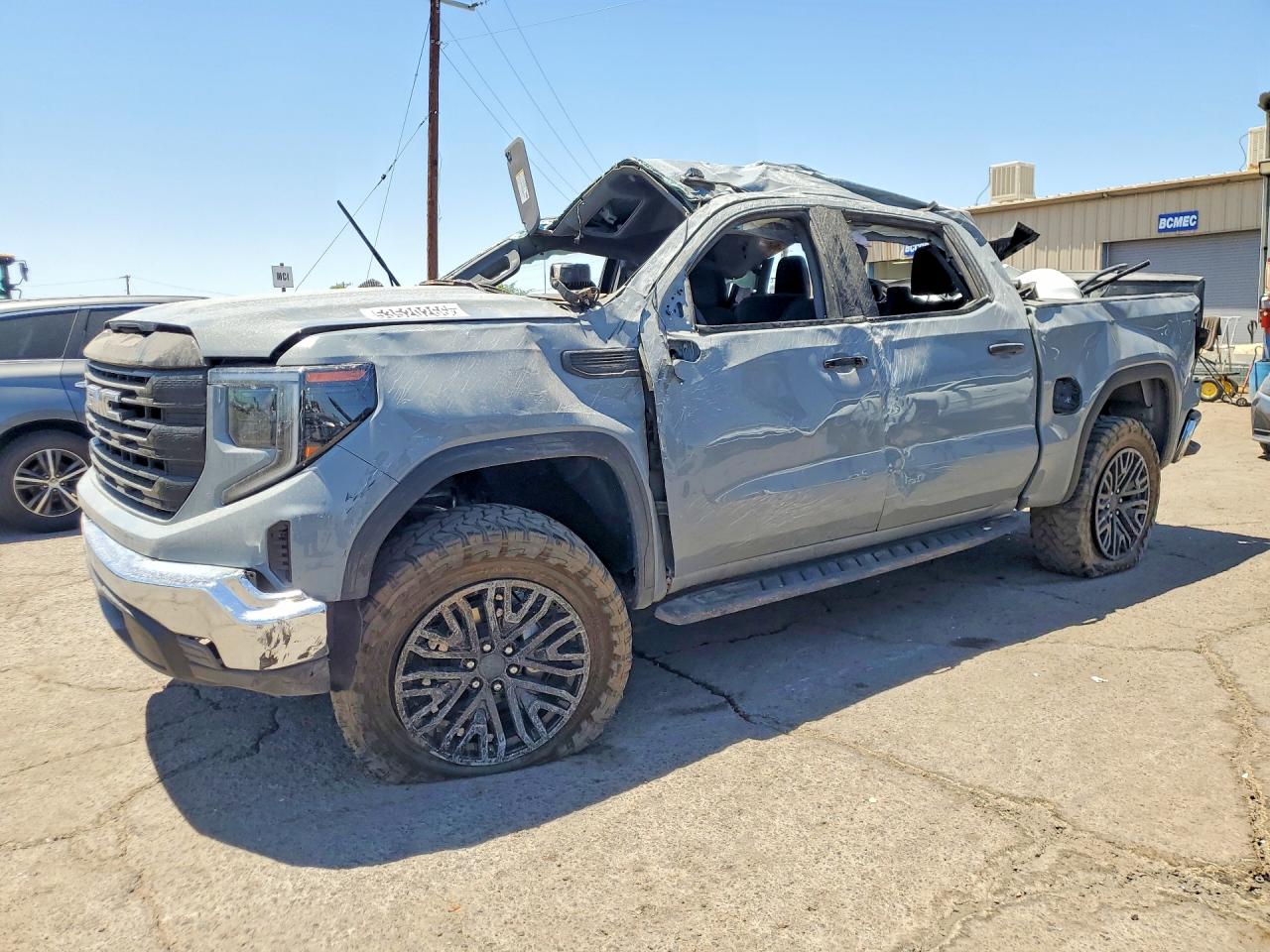 Salvage GMC Sierra Image