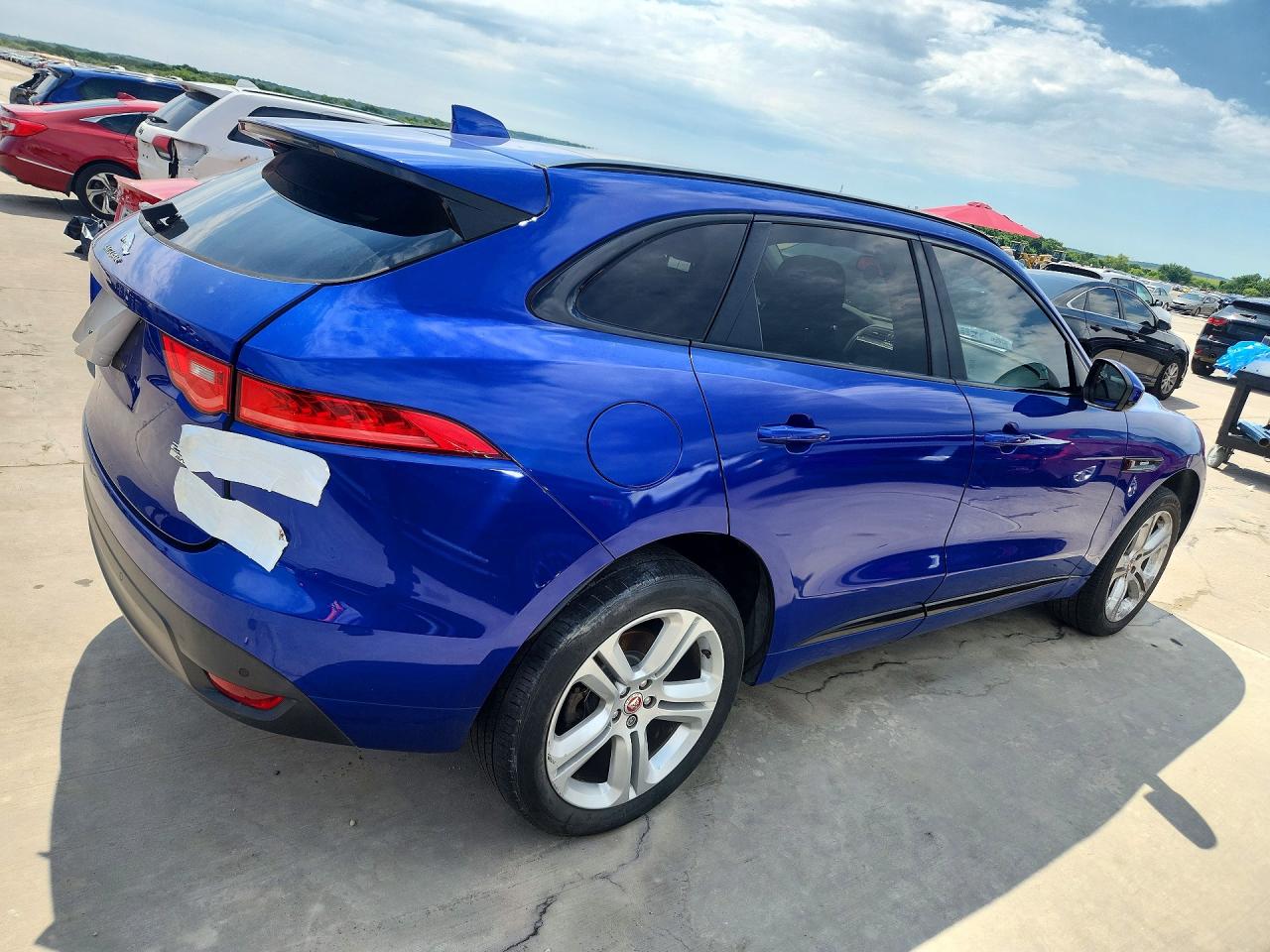 Jaguar F-PACE R - Sport