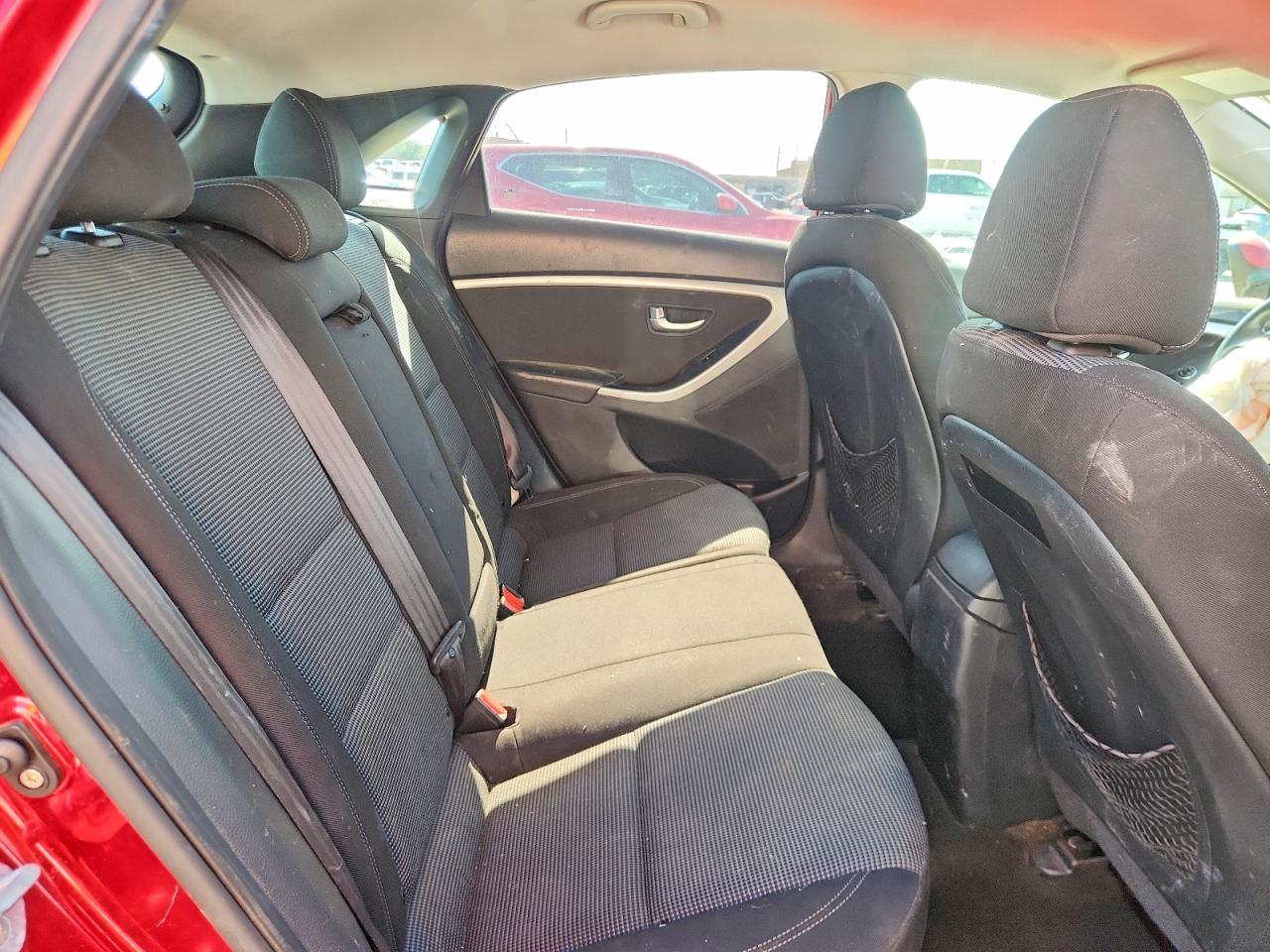 Hyundai ELANTRA Base