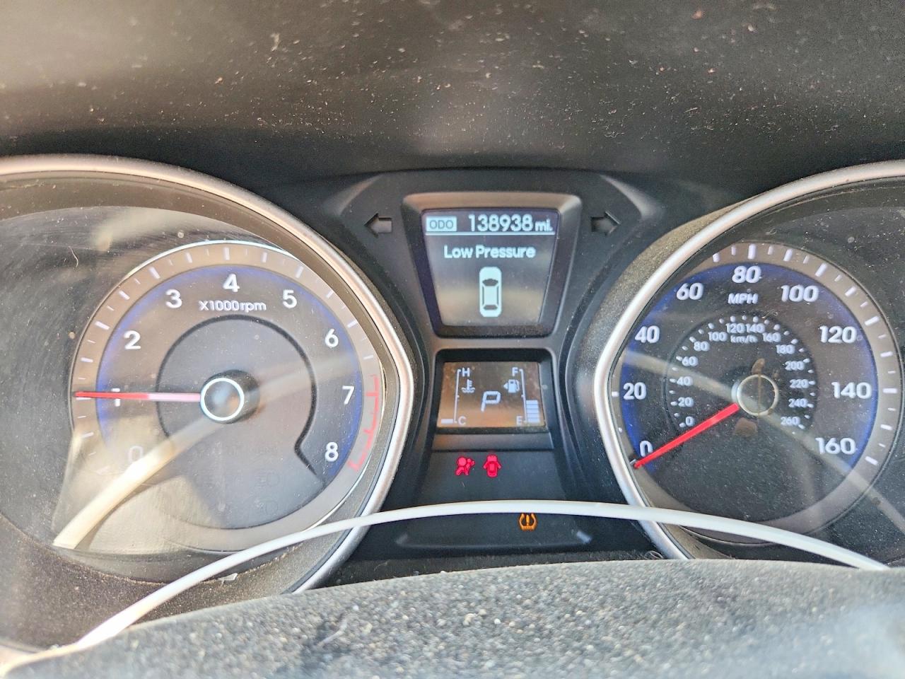 Hyundai ELANTRA Base