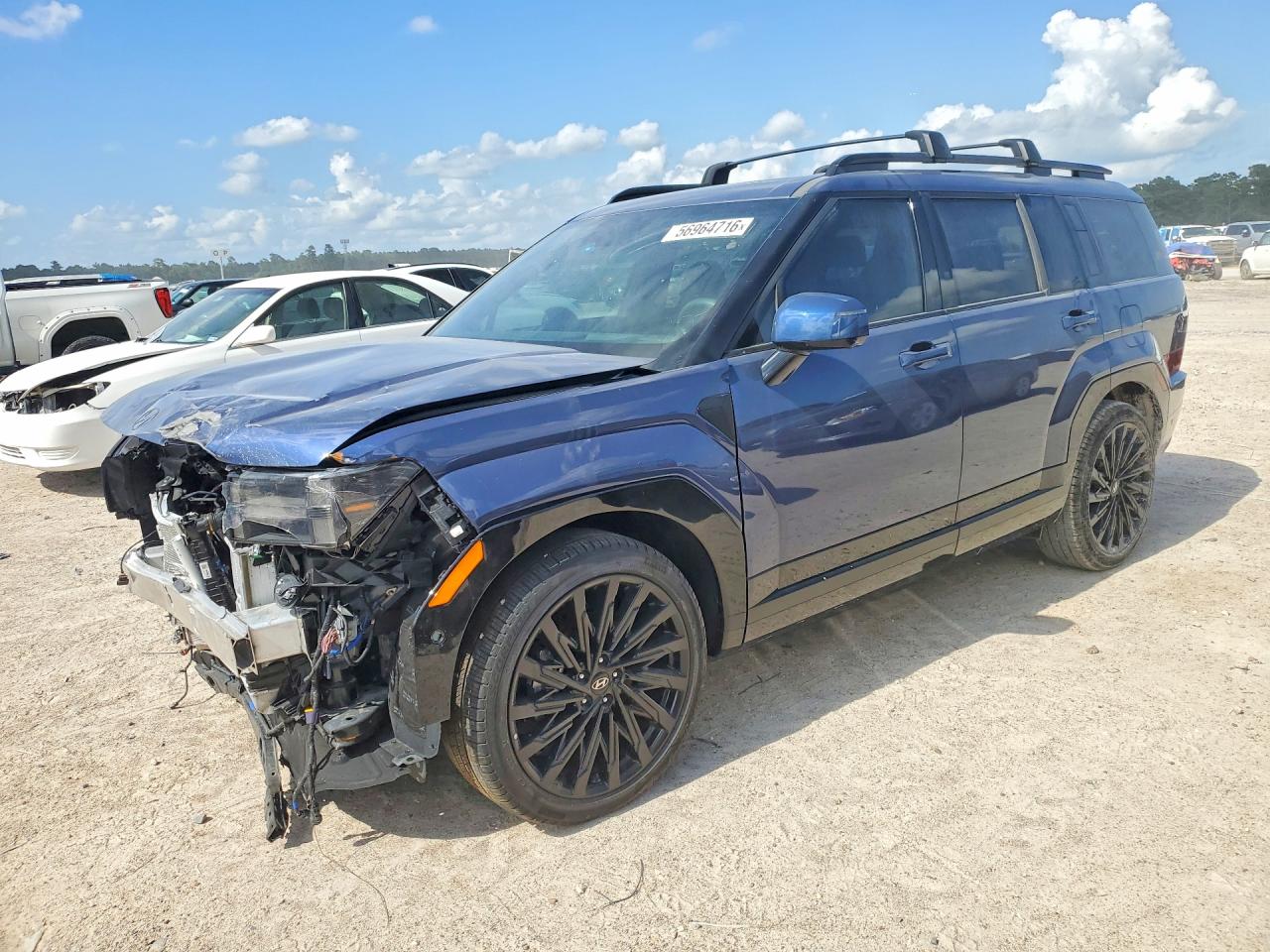 Salvage Hyundai SANTA FE Image