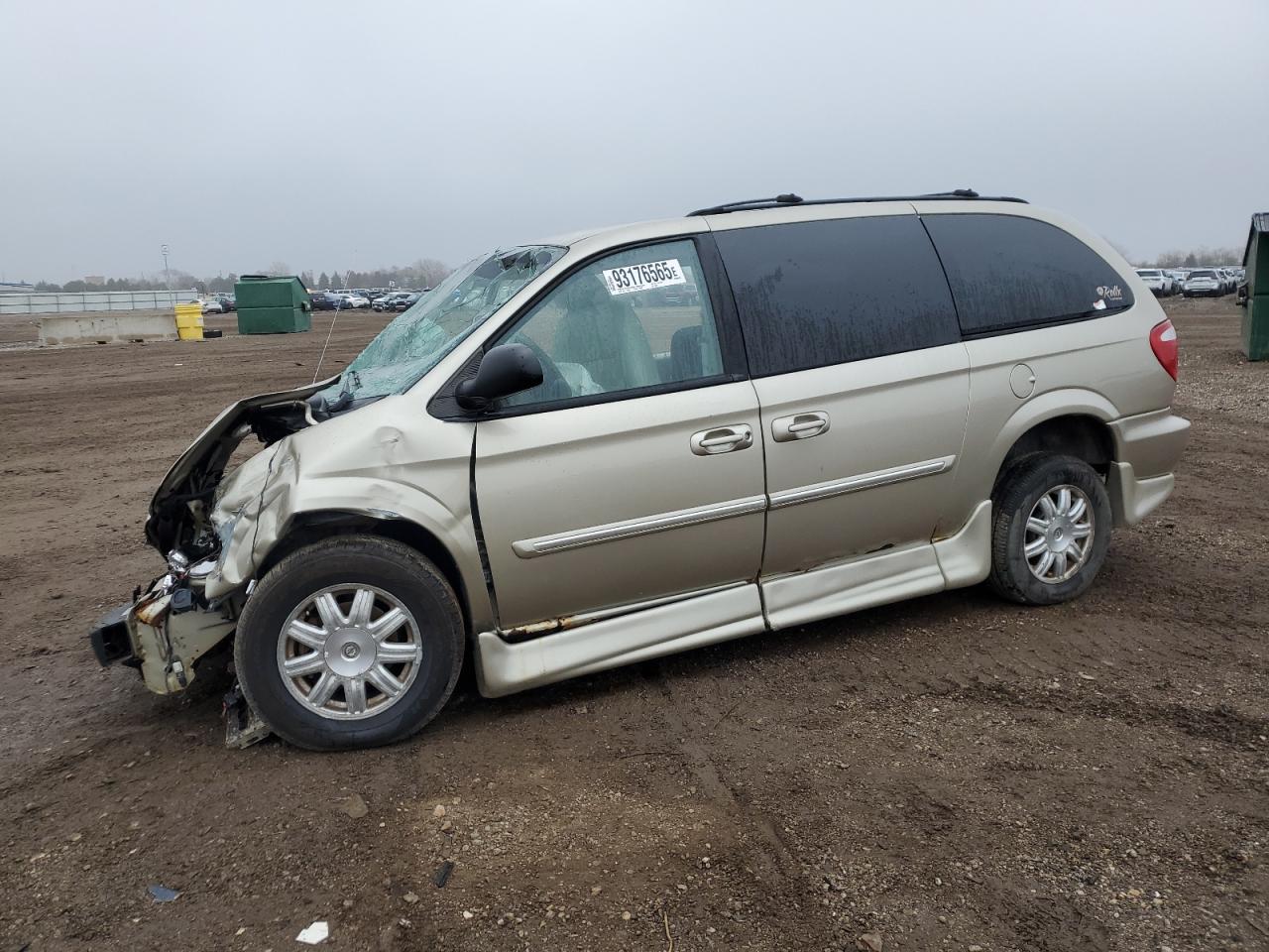 Salvage Chrysler Minivan Image