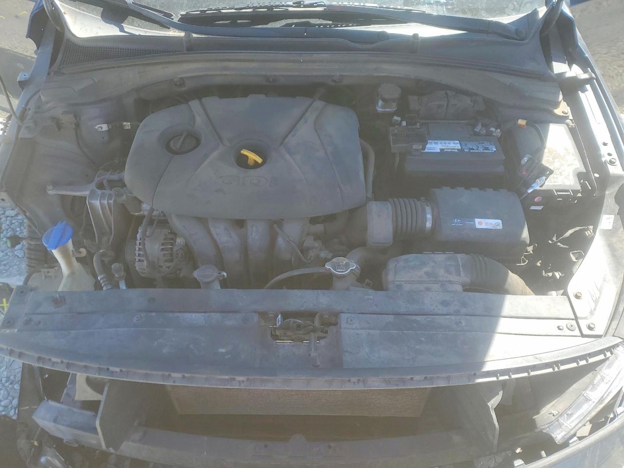 Hyundai ELANTRA Base