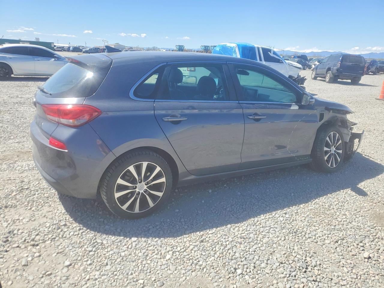 Hyundai ELANTRA Base