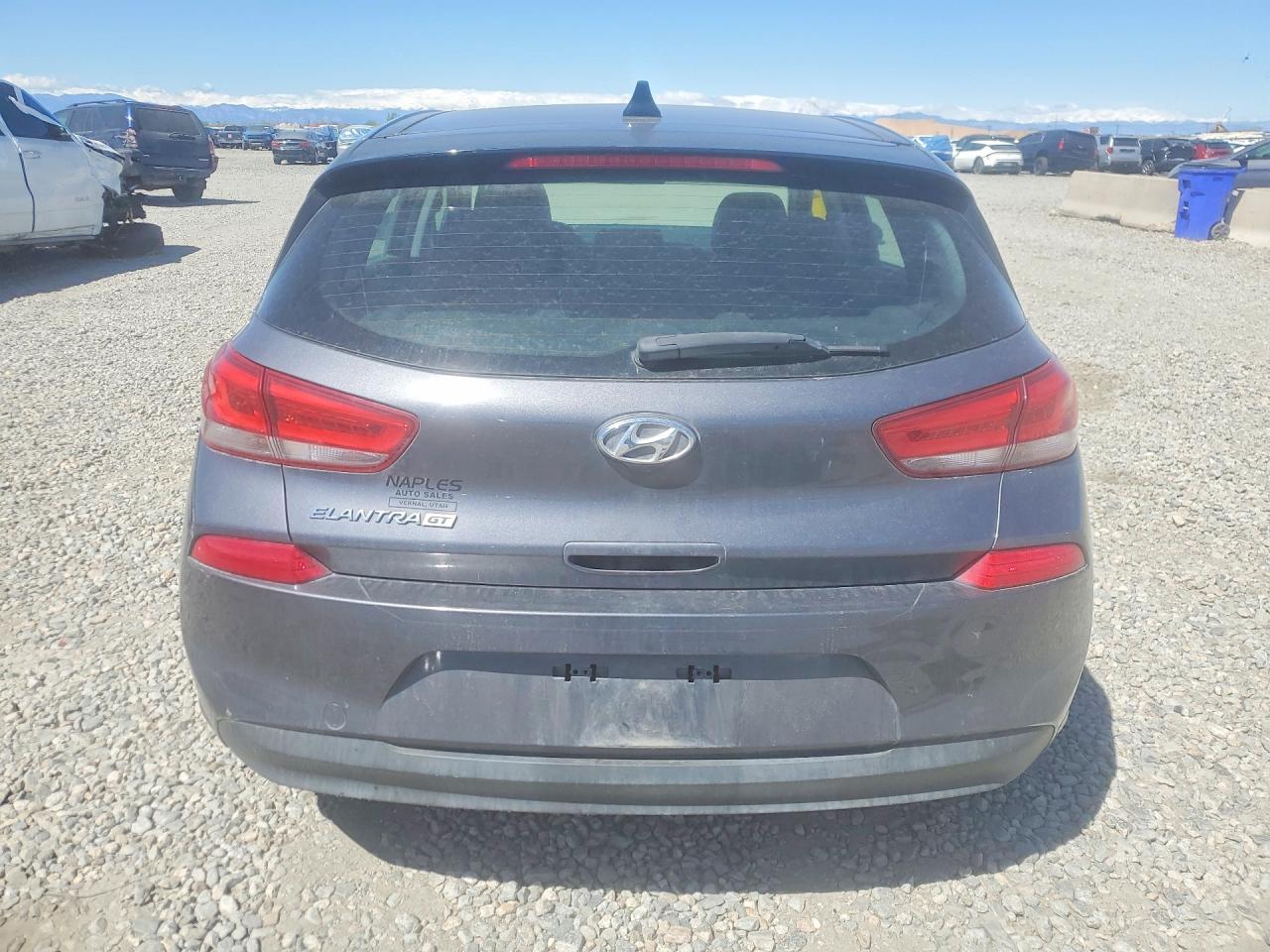 Hyundai ELANTRA Base
