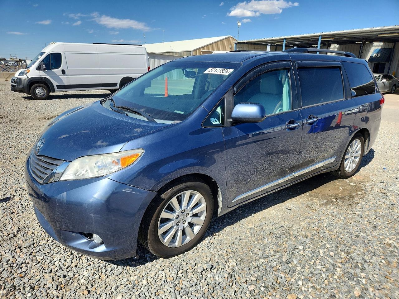 Salvage Toyota Sienna Image