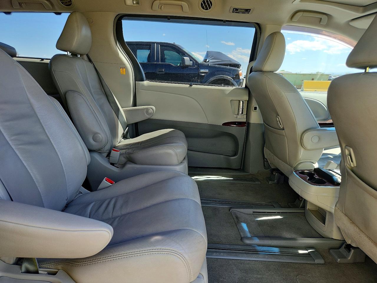Toyota Sienna Xle 7-passenger