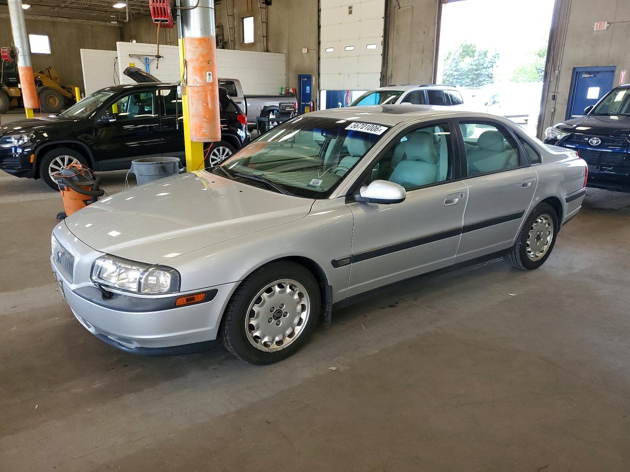 Salvage Volvo S80 Image