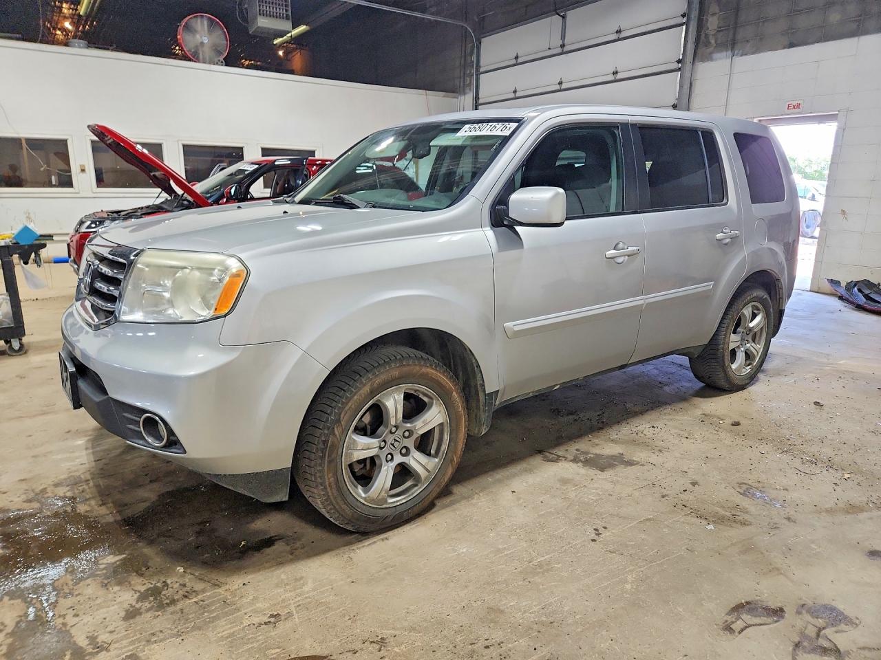Salvage Honda Pilot Image