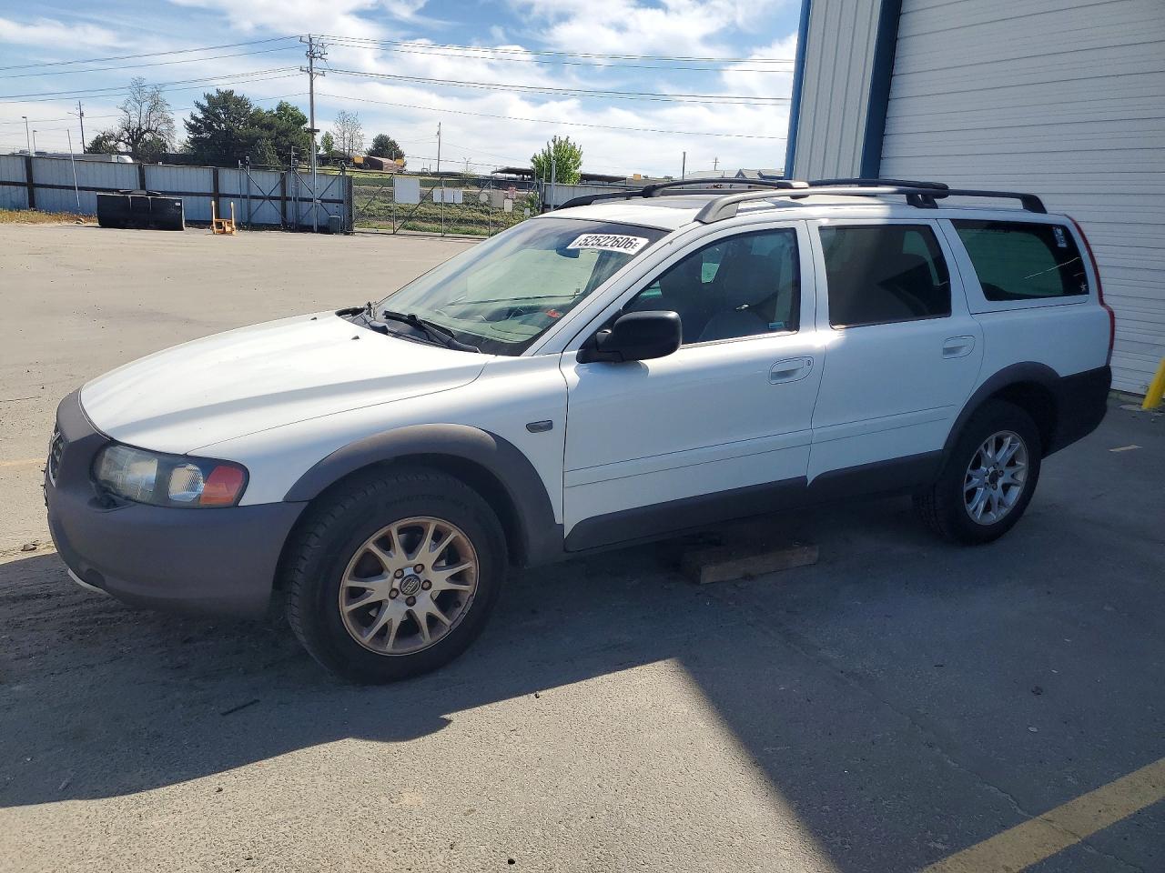 Salvage Volvo XC70 Image