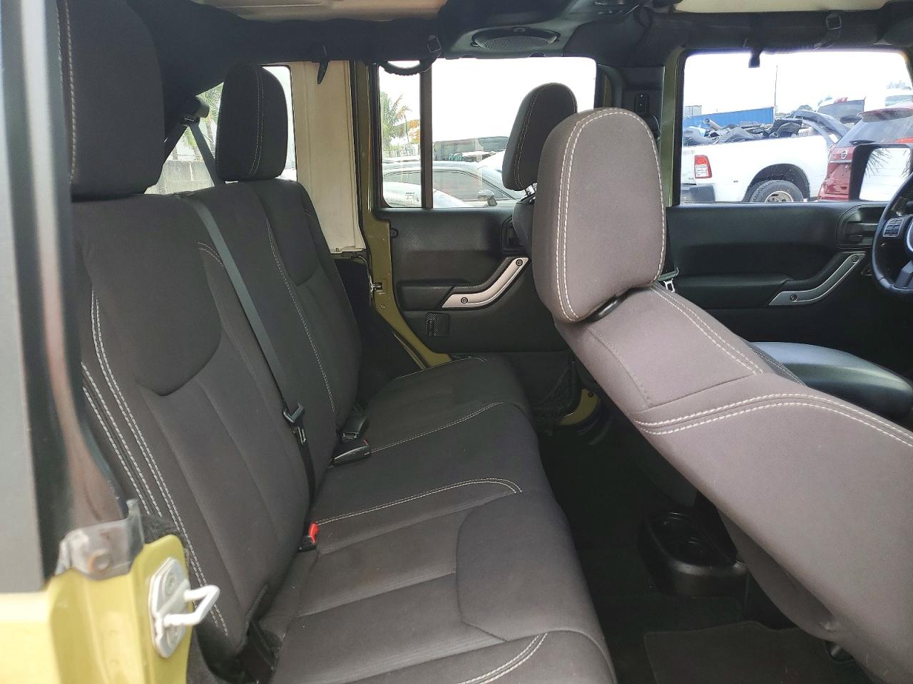 Jeep Wrangler Sahara