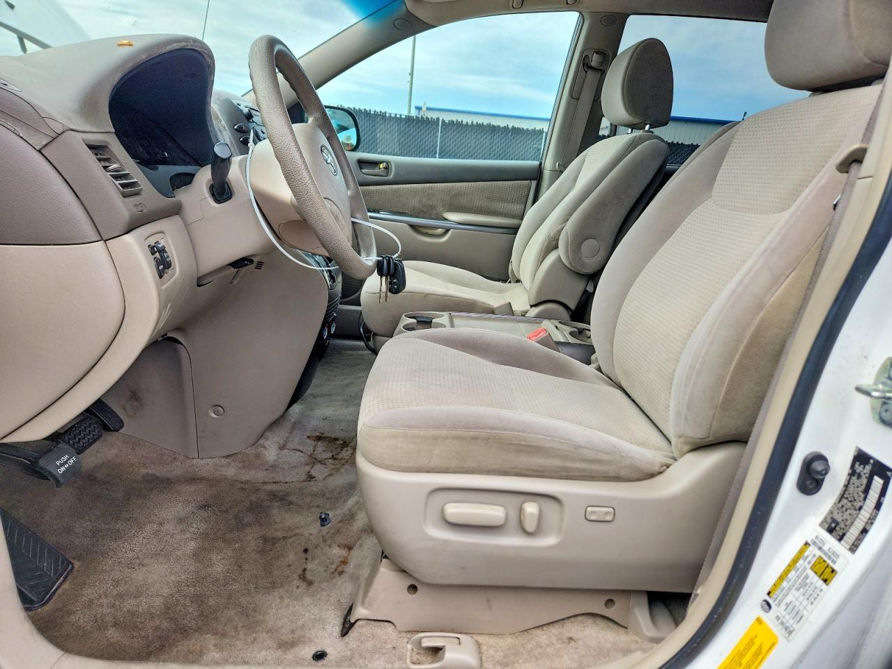Toyota Sienna Le 7-passenger