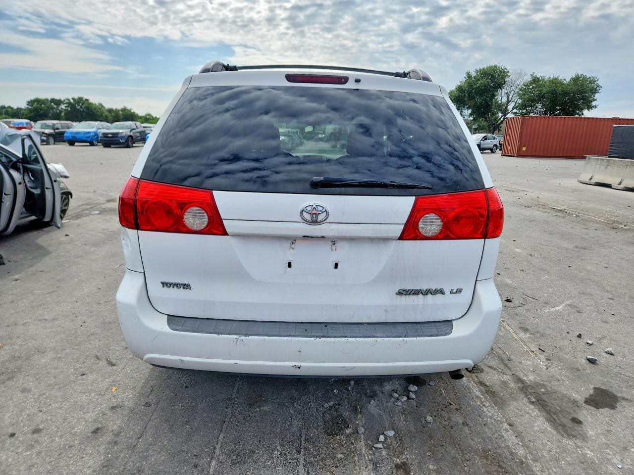 Toyota Sienna Le 7-passenger