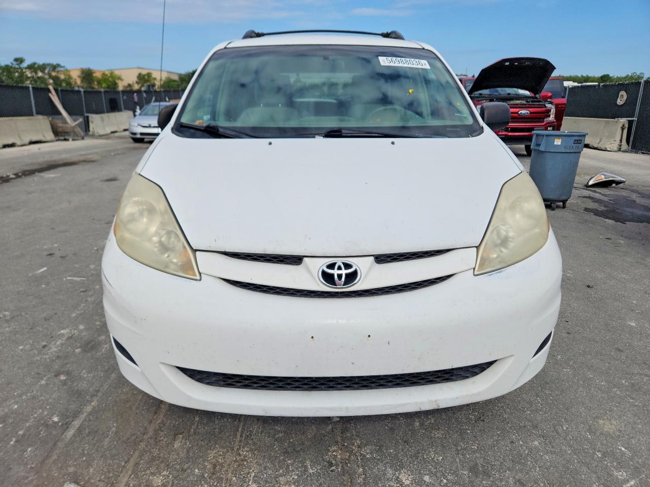 Toyota Sienna Le 7-passenger
