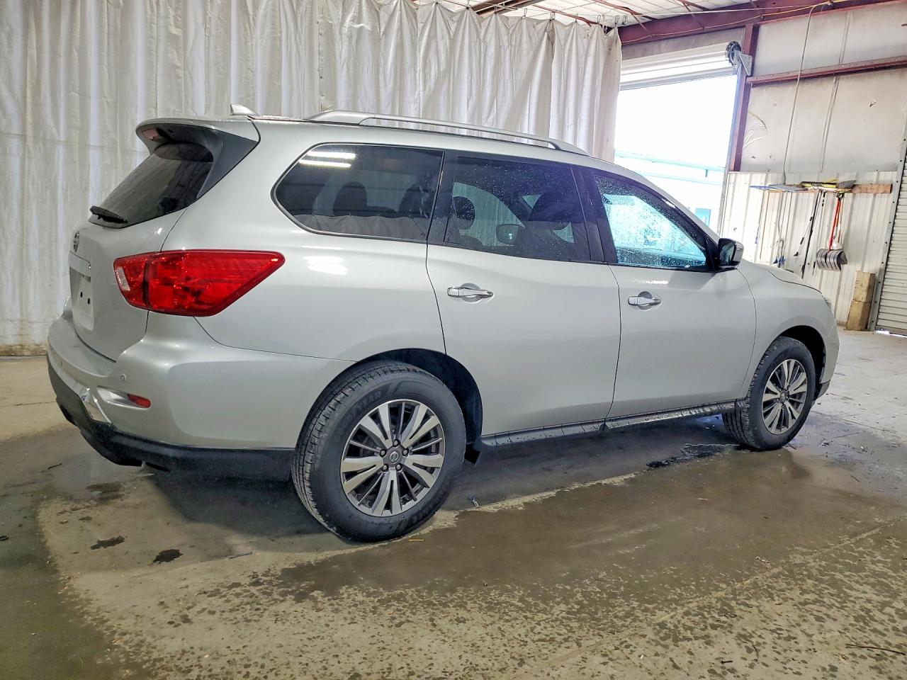 Nissan Pathfinder S