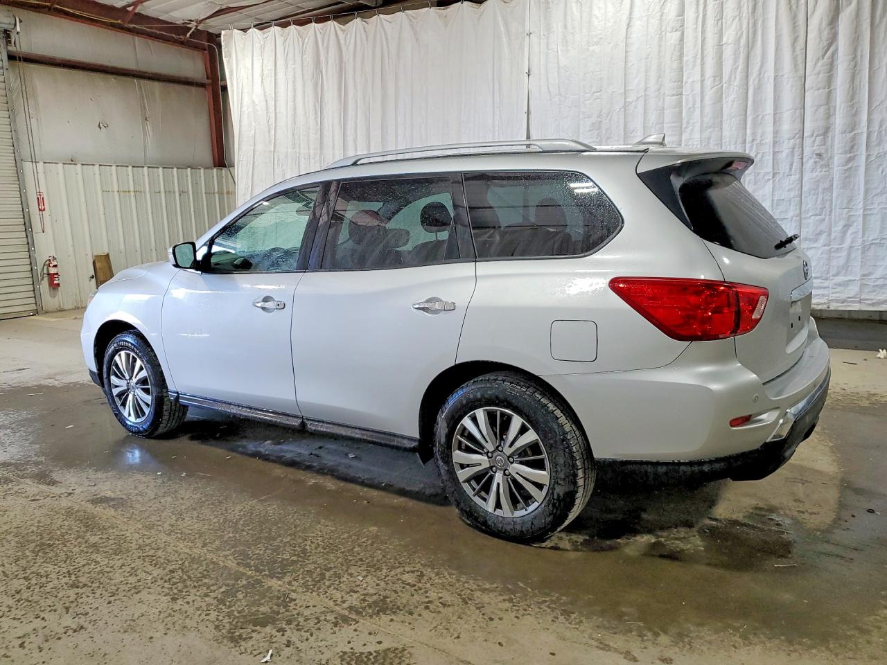 Nissan Pathfinder S