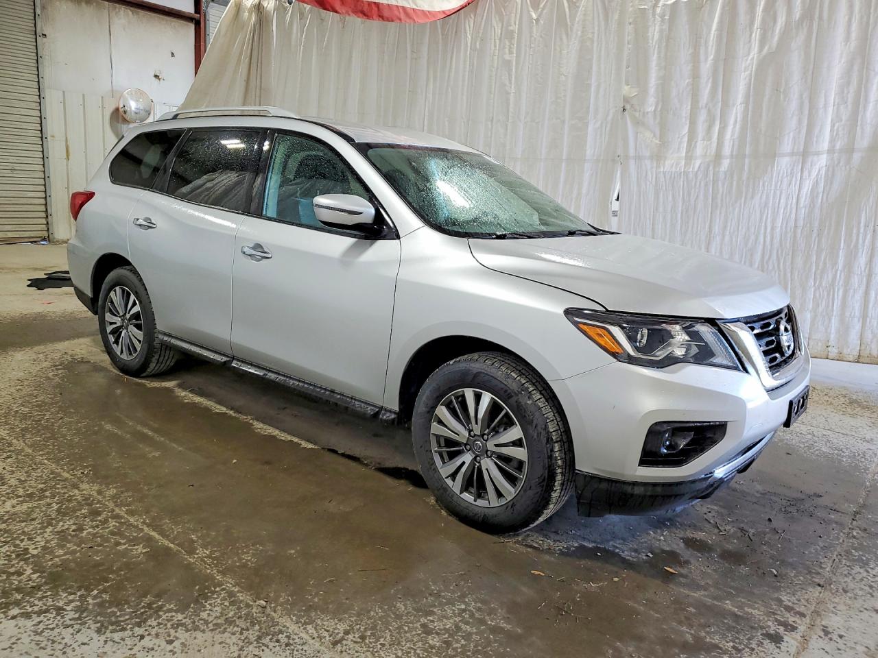 Nissan Pathfinder S