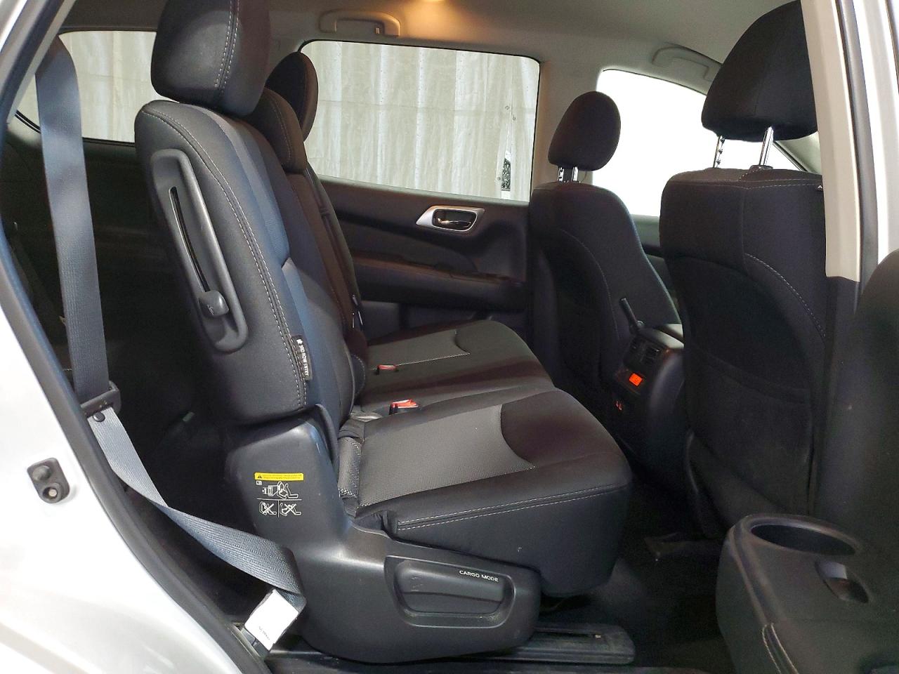 Nissan Pathfinder S