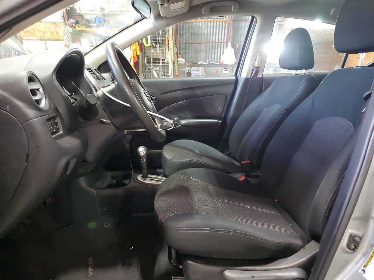 Nissan Versa 1.6 Sv