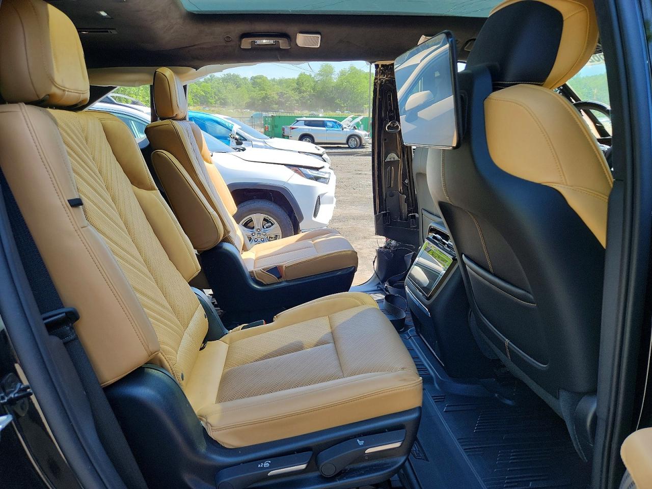 Cadillac Escalade Sport-2