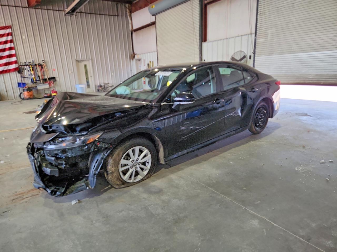 Salvage Toyota Camry Image